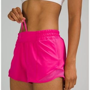 NWT Lululemon Sonic Pink Size 2 LR 4” Hotty Hots
